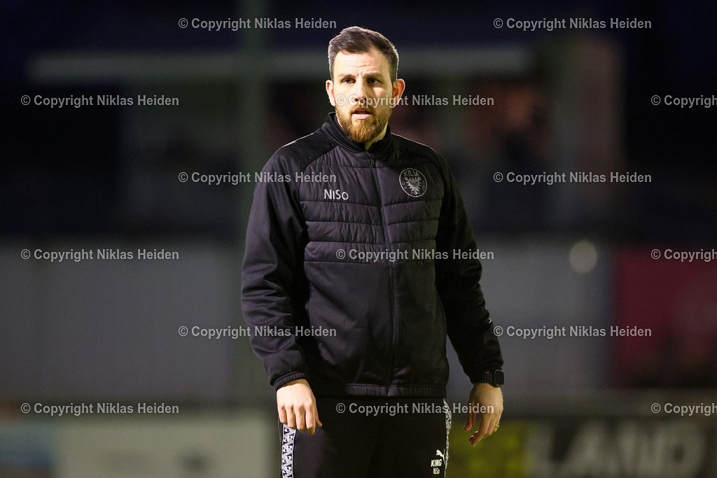 NH_FCKiliaKiel_TuSRotenhof_FlensOberliga_18032026 | Nicola Soranno (Trainer, FC Kilia Kiel)Fußball I Herren I Flens Oberliga I Saison 2025-2026 I 18. Spieltag I FC Kilia Kiel - TuS Rotenhof I 18.03.2026 I Kilia Stadion
