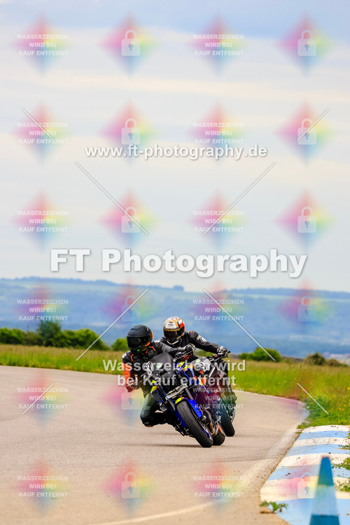 MotoTeam-2846 | Hier findet Ihr Bilder von Touristenfahrten auf der Nürburgring Nordschleife oder von anderen Veranstaltungen die ich besucht habe. Viel Spass beim Durch Schauen 