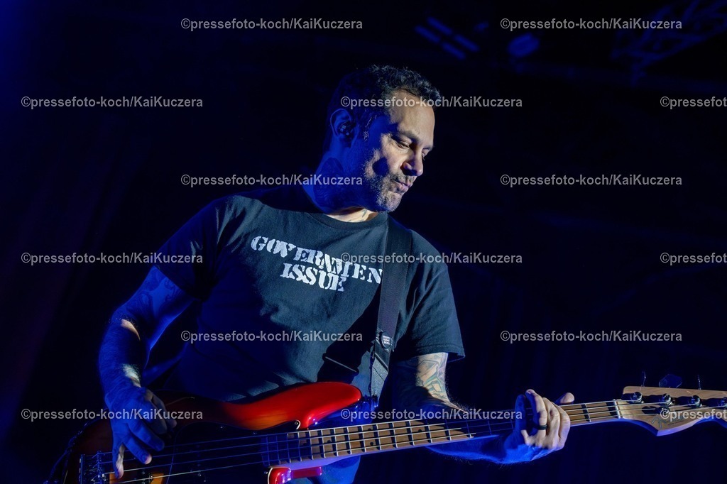 xKKU1402250101021 | 14.02.2025, xkkux, Düsseldorf, Die Band Rise Against performt bei ihrem Konzert in der Mitsubishi Electric HALLE. 