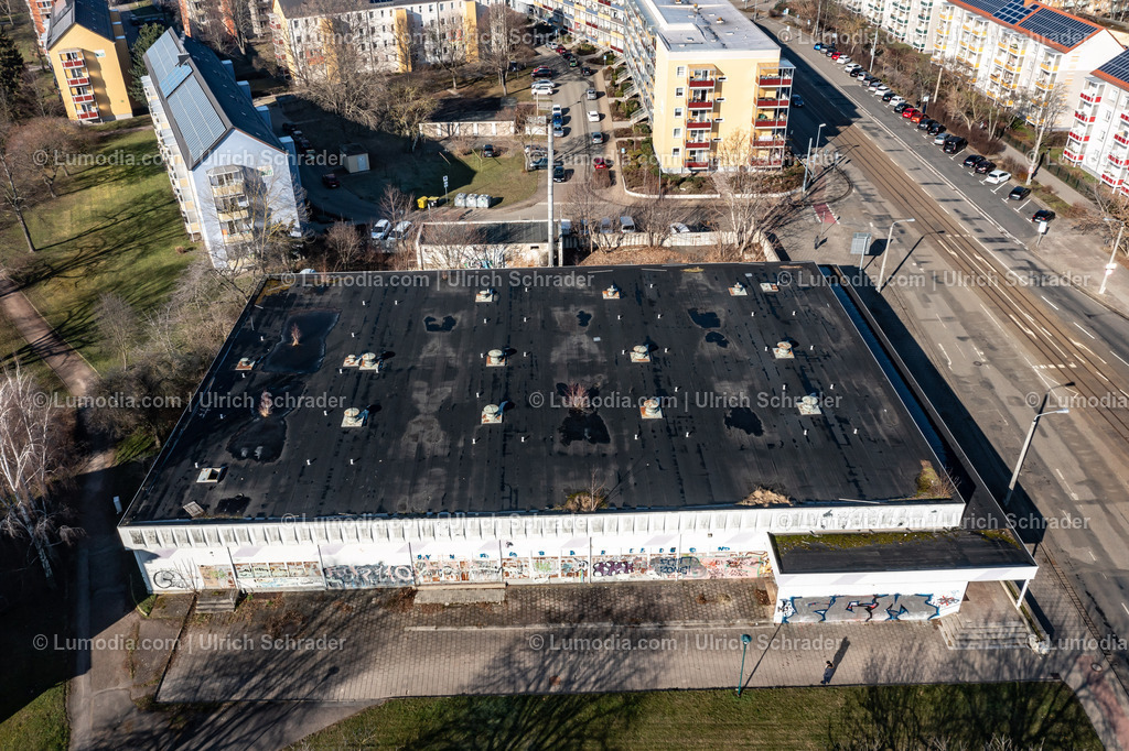 10049-51605 - Ehemaliges Einrichtungshaus _ Halberstadt | Stockfoto und Bilderpool mit Bildmaterial aus Deutschland, dem Harz, Halberstadt, Quedlinburg, Wernigerode und weltweit. Qualitativ hochwertige und professionelle Fotos anschauen und kaufen. - Realisiert mit Pictrs.com
