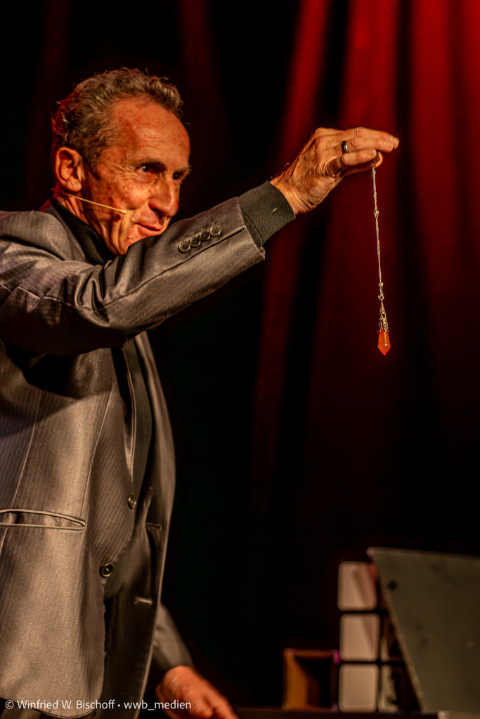 wwb-2412-0200 | <Fotografie> <Video> <Film> <Winfried Bischoff> - Realisiert mit Pictrs.com