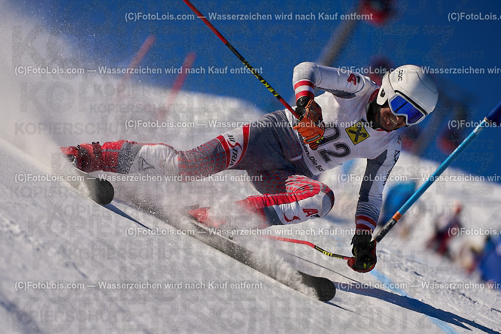 ALP3126_MASTERS-Cup_GS-B Herrn_Schlemaier Max | (C)FotoLois.com, Alois Spandl. FIS Masters-Cup Wildschönau, Giant Slalom auf der Piste Schatzberg GS, Siegerehrung auf dem Dorfplatz Niederau, Sa 13. Januar 2024.