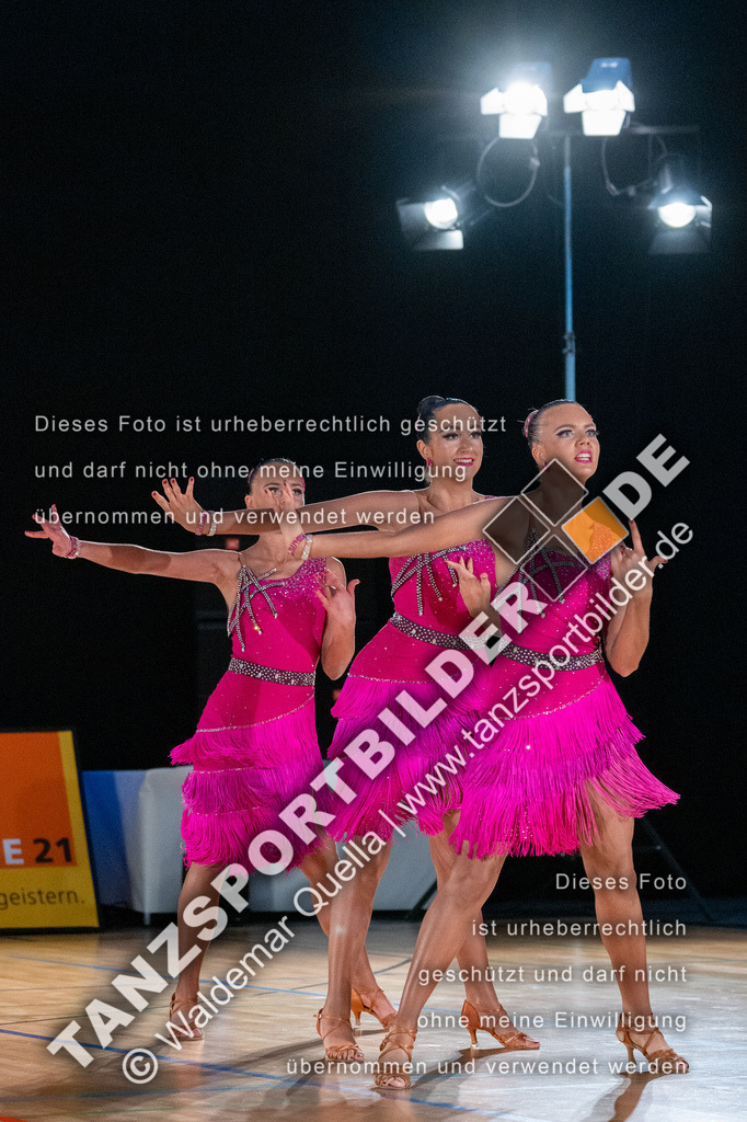 20250504-01161 | Hier finden Sie Tanz Bilder vom Latein und Standard Formationen tanzen. Sportbilder vom Tanzsport. Schöne Fotos und von Weltmeisterschaft, Europameisterschaft, Bundesliga, Regionalliga, Oberliga und Landesliga sowie von GOC Stuttgart, DanceComp, WM Bremen