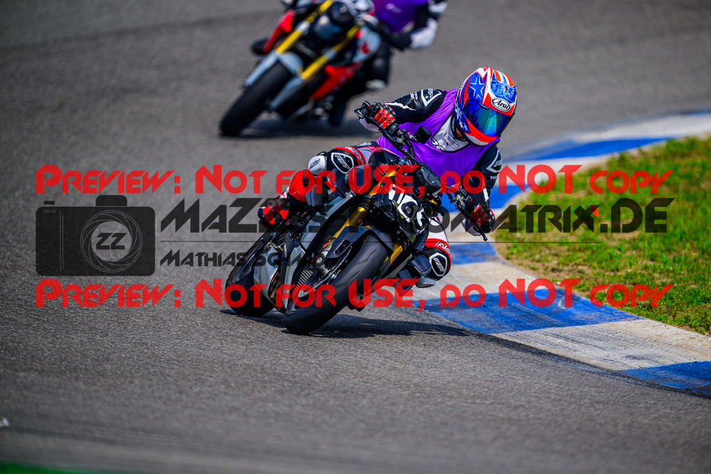 MaZZes_Fotomatrix_20250609_6007705_7083-2 | INST