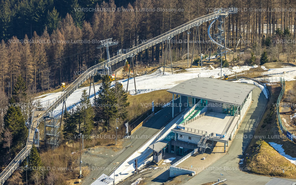 Winterberg220303552 | Luftbild, Starthaus der Veltins EisArena, Kunsteisbahn als Rodelbahn, Skeleton und Bobbahn, Winterberg, Sauerland, Nordrhein-Westfalen, Deutschland