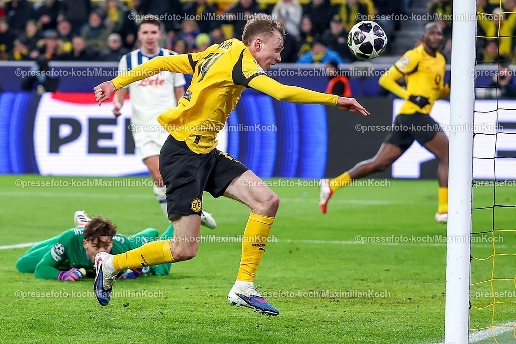 UCL17022601048 | 17.02.2026, Fußball, UEFA Champions League, Borussia Dortmund - Atalanta Bergamo, BVB Stadion, Play-Offs Hinspiel, Saison 2025 2026: Treffer Torschuss Tor zum 2:0 durch Torschütze Maximilian Beier&nbsp;(BVB #14)  nach Vorlage von Serhou Guirassy&nbsp;(BVB #09)   Regulations prohibit any use of photographs as image sequences and or quasi-video.
