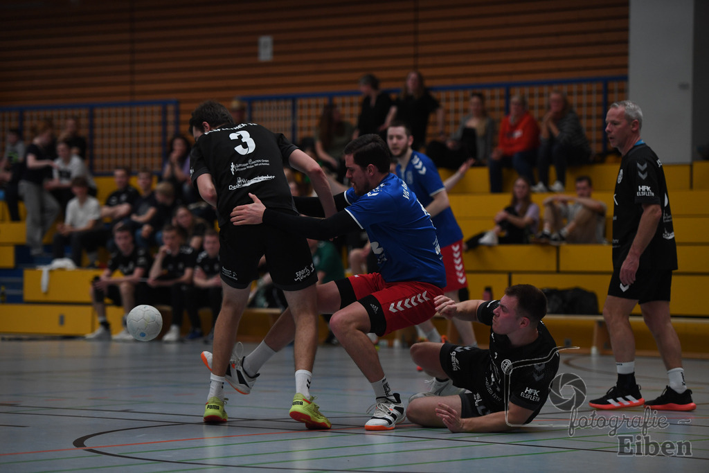 VFL Rastede-Elsflether TB 2 | VFL Rastede (blau)-Elsflether TB 2 (schwarz) am 06.04.2024 in Rastede (Sporthalle Feldbreite), Deutschland, Photo: Philip Eiben 2024 - Realisiert mit Pictrs.com