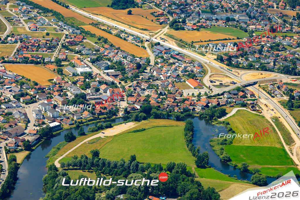 Das Luftbild der Stadt Roding wurde 2022 vom Flugzeug heraus erstellt (keine Drohnen-Aufnahmen) Aufnahmehöhe ca.450 Meter- hohe Bildauflösung und Druck-Qualität. Garantiert!