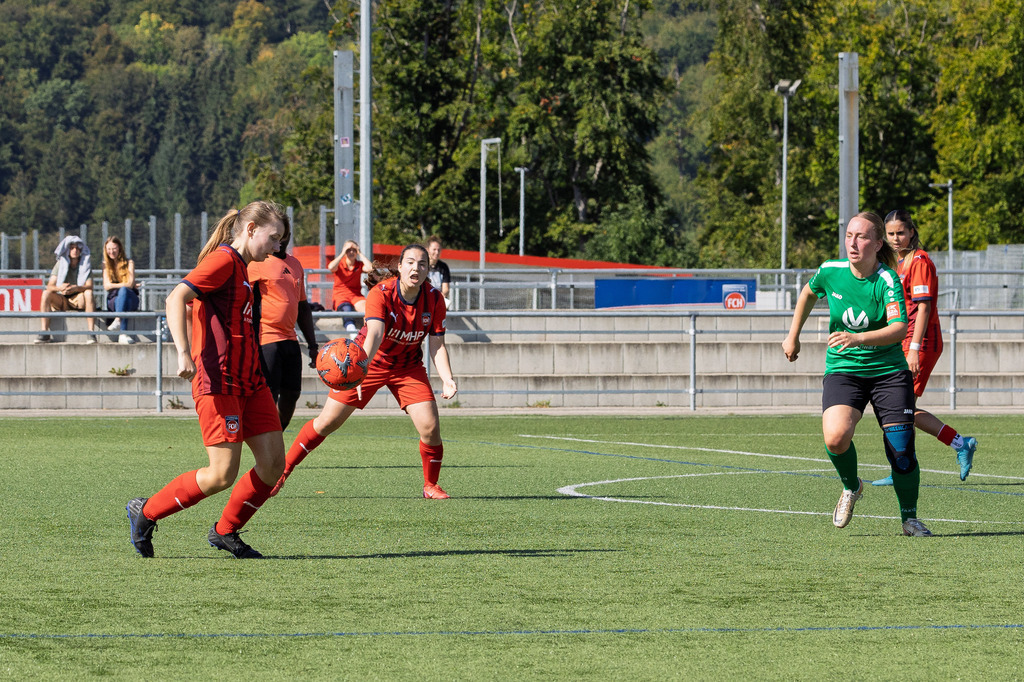 FCHSTE_250921_4277 | 1.FC Heidenheim 1846 II vs. TV Steinheim, Fußball, Frauen, Bezirksliga, 2025/2026, 2.Spieltag, 21.09.2025 in Heidenheim, Kunstrasen b. Voith-Arena West(Foto: Michael Bulling) - Realisiert mit Pictrs.com