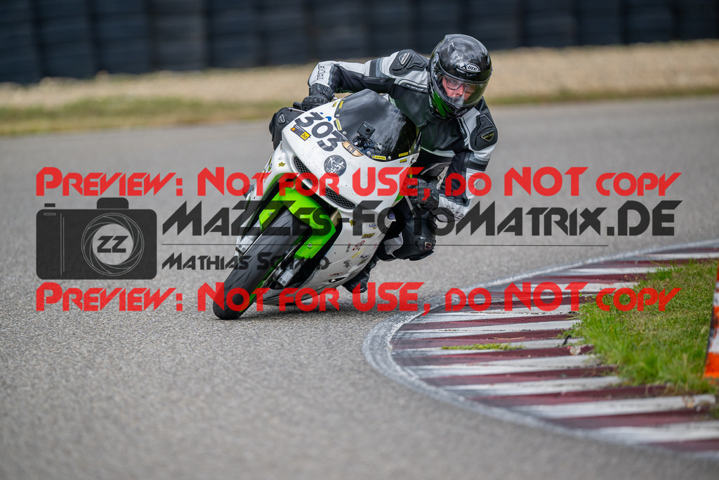 MaZZes-Fotomatrix-20260918-714048 | GELB