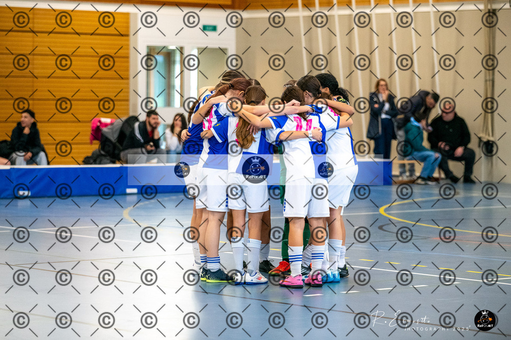 20251130_FCR-Hallenturnier-FF-17_RAW-1_031-4 | Sport und Naturfotografie von Roberto Esposito zeigt echte Momente Bewegung und die Schönheit der Natur. Ausdrucksstarke Bilder schaffen Emotionen.