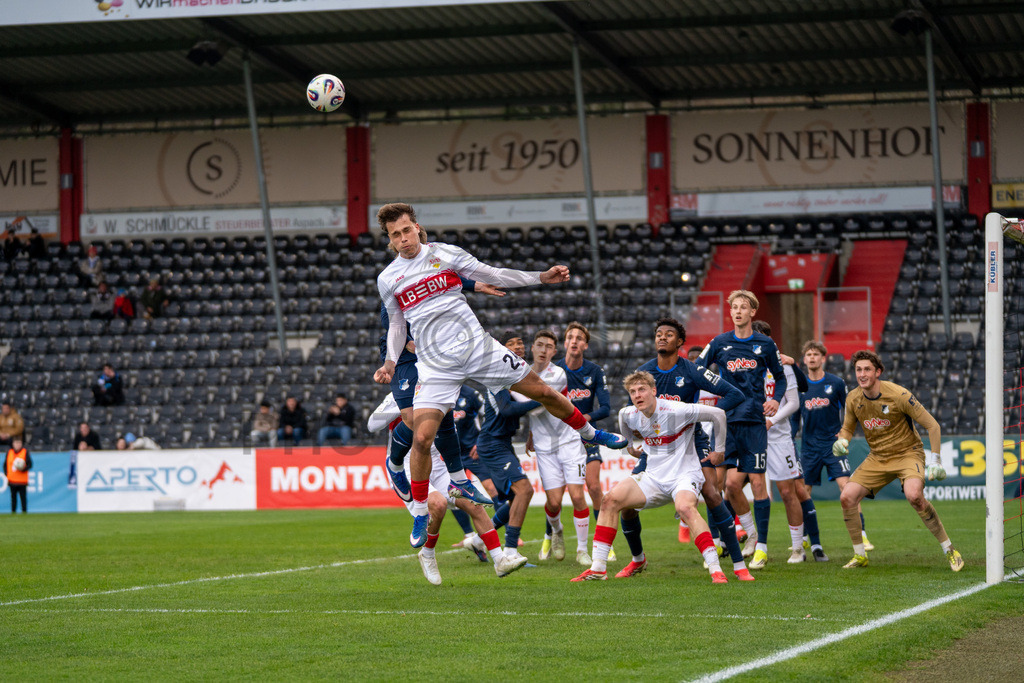 VfB Stuttgart II vs. TSG Hoffenheim II, Fussball, 3. Liga, 26. Spieltag, 15.03.2026 | Christopher Olivier (VfB Stuttgart II, #24),VfB Stuttgart II vs. TSG Hoffenheim II, Fussball, 3. Liga, 26. Spieltag, 15.03.2026Foto: photosbyphips/Philip Ziegler
