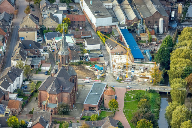 Isselburg241010100 | Luftbild, kath. Kirche St. Bartholomäus, Baustelle für neues Feuerwehrhaus am Münsterdeich Ecke Bleichstraße, Isselburg, Niederrhein, Nordrhein-Westfalen, Deutschland