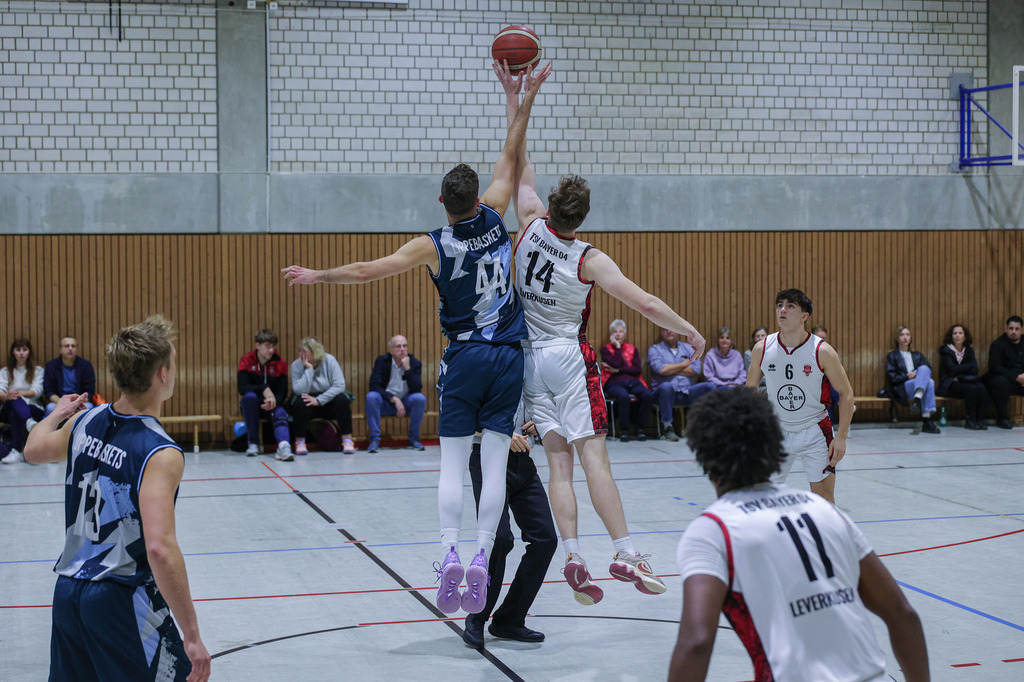1.Regio BAYER GIANTS vs LippeBaskets Werne-19 | Fotos von Basketballspielen aus dem Raum NRW fotografiert von Gero Mueller-Laschet und Daniel Schaefer - Realisiert mit Pictrs.com