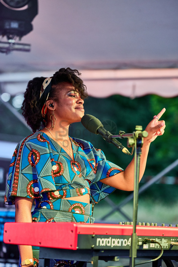 AfraKane_Vauban2022 18 | Stockfotos, Picsomania, MGM-Services, Michael Gerlach, Auftragsbilder, Auftragsarbeiten, Workshops, Shooting, Reisefotografie, Produktfotografie, Foodfotografie, Hochzeitsfotografie, Saarland, Fotografin, Fotograf, Hochzeitsbilder, Saarlouis, Hundeshootin