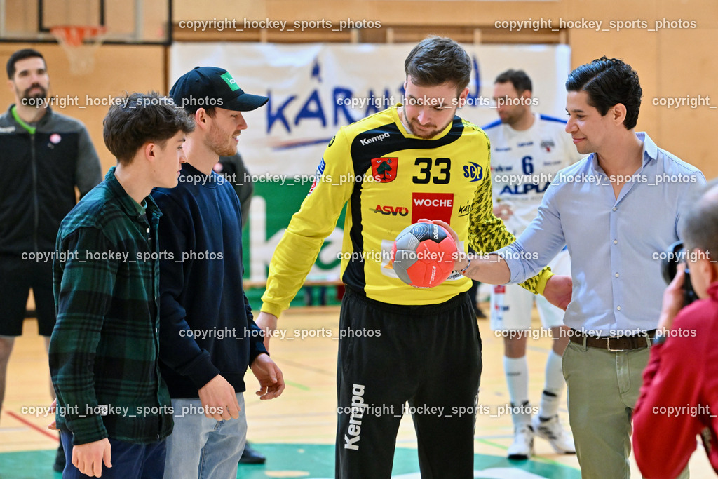 SC Ferlach vs. ALPLA HC Hard 2.3.2024 | Stadtrat Ferlach Dominic Keuschnig,,#33 STRIEBNIG Florian SC Ferlach, SC Ferlach vs. ALPLA HC Hard 2.3.2024, SC Ferlach vs. ALPLA HC Hard am 02.03.2024 in Ferlach (Ballspielhalle Ferlach), Austria, (Photo by Bernd Stefan)