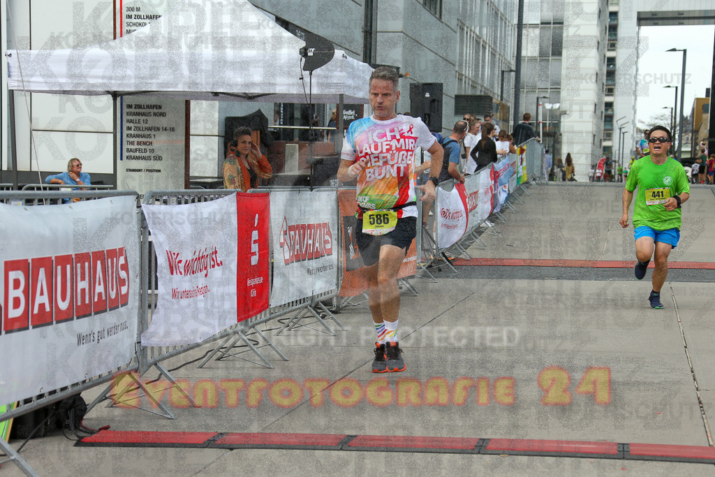 250920_1517_EX1_8764 | Sportfotografie im Rhein-Sieg Kreis, Köln, Bonn, NRW, Rheinland Pfalz, Hessen, etc. Unser Tätigkeitsfeld umfasst den Laufsport vom Volkslauf über den Marathon, Duathlon, Triathon bis zum Ultralauf wie Kölnpfad Ultra oder Schindertrail.