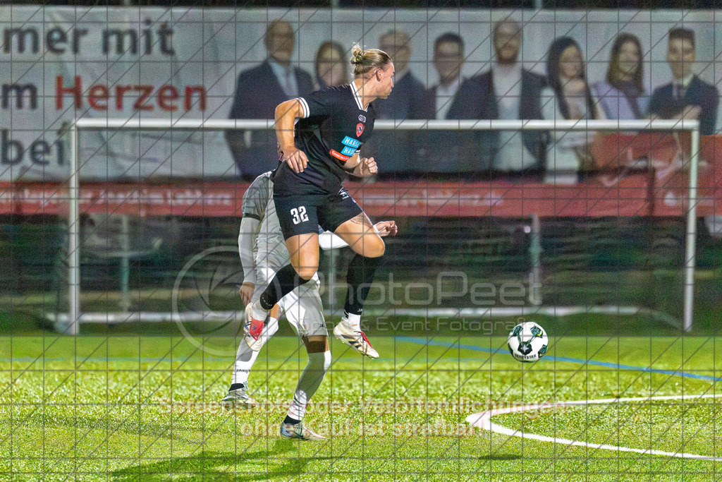 20261008_200341_0219-Bearbeitet_(c)_by_PhotoPeet | #,TSV Eschenbach (weiß) vs. SV Ebersbach (schwarz), Fußball, Bezirkspokal der Herren, Saison 2026/2027, Kunstrasenplatz, Schlater Straße, 73107 Eschenbach, 08.10.2026 - 19:30 Uhr,Foto: PhotoPeet / Sport- &amp; Eventfotografie / Peter Harich