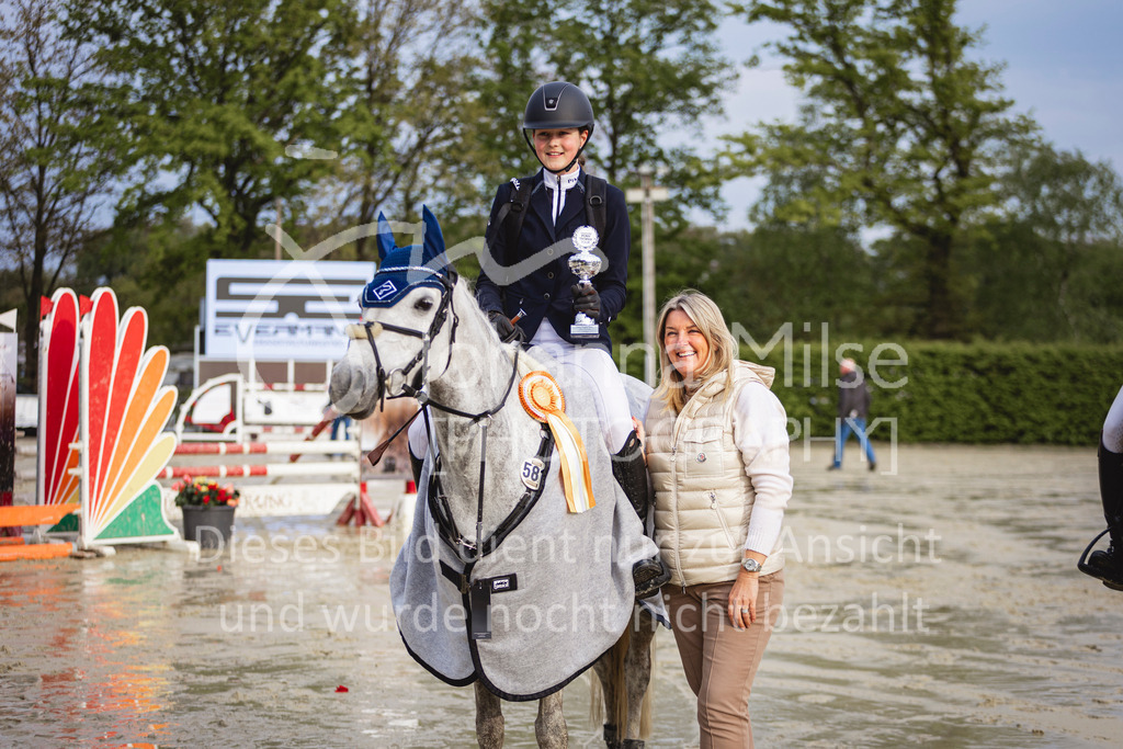 240426_Olfen-Vinnum_PonyTrophy-409 | Deine schönsten Turniermomente als professionelle Fotos! Entdecke hochwertige Pferdesport-Fotografie im Online-Shop. Jetzt Fotos finden & bestellen!
