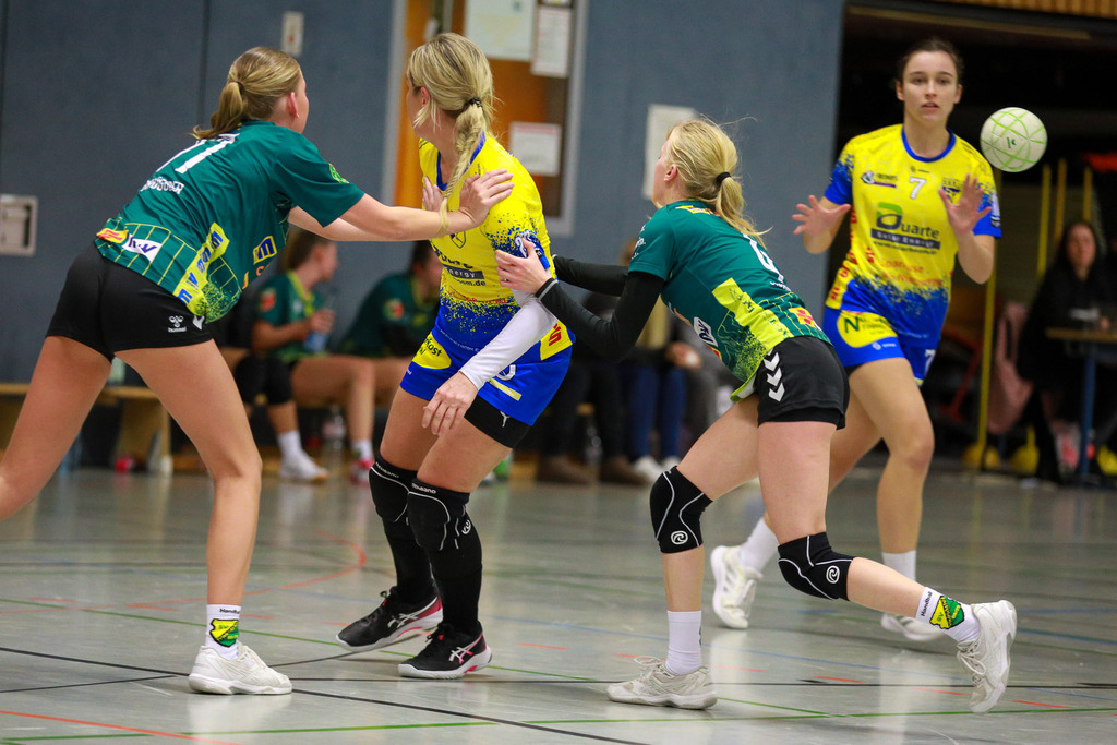 SVN_ SVFriedrichsfeld_141224_065 | Bildergalerie von Sport-Ereignissen aber auch von weiteren spannenden Dingen - nicht nur vom Niederrhein. In Anlehnung an den bekannten Spruch von Hanns Dieter Hüsch heißt das Motto: "Niederrhein ist überall".  - Realisiert mit Pictrs.com