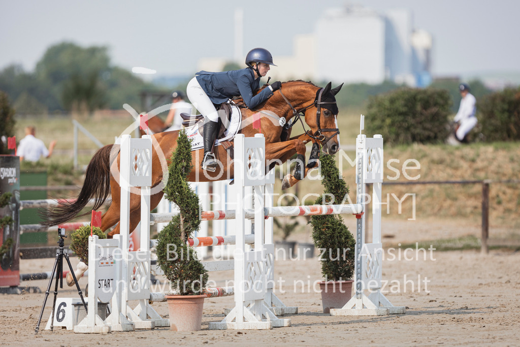 240627_LüPfSpTa_SprPf-M-203 | Deine schönsten Turniermomente als professionelle Fotos! Entdecke hochwertige Pferdesport-Fotografie im Online-Shop. Jetzt Fotos finden & bestellen!