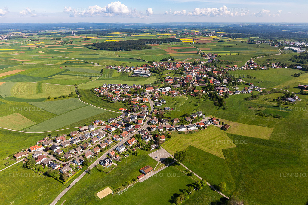 Luftbild: Ortsansicht im Ortsteil Beffendorf in Oberndorf im Bundesland Baden-Württemberg in Deutschland. Foto: IMG_114417.jpg vom 30.05.2019 durch Werner Riehm/FLY-FOTO.de