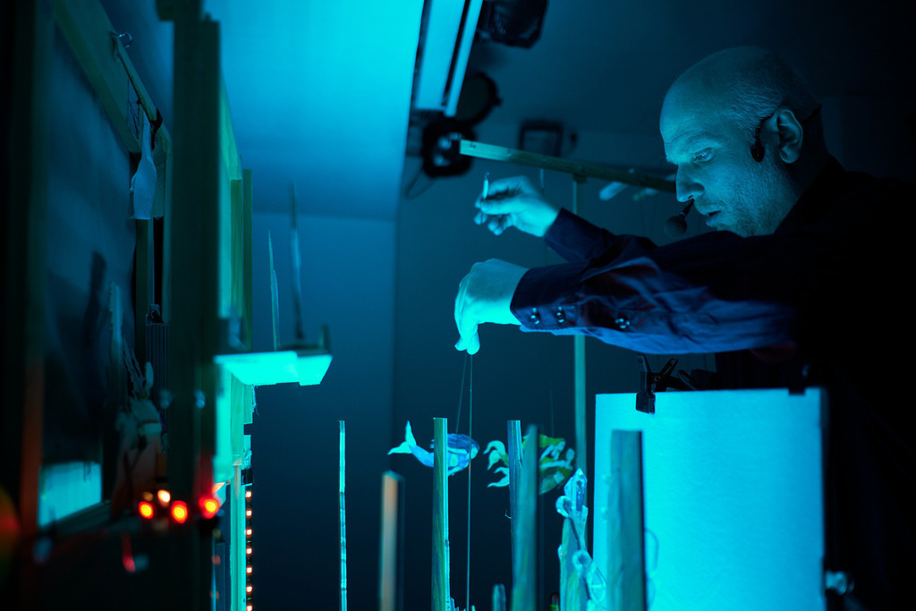 MÖP Figurentheater | WIen, Austria - March 10, 2020: MÖP Figurentheater - Rheingold; Martin Müller beim bespielen der Bühne. - Realisiert mit Pictrs.com