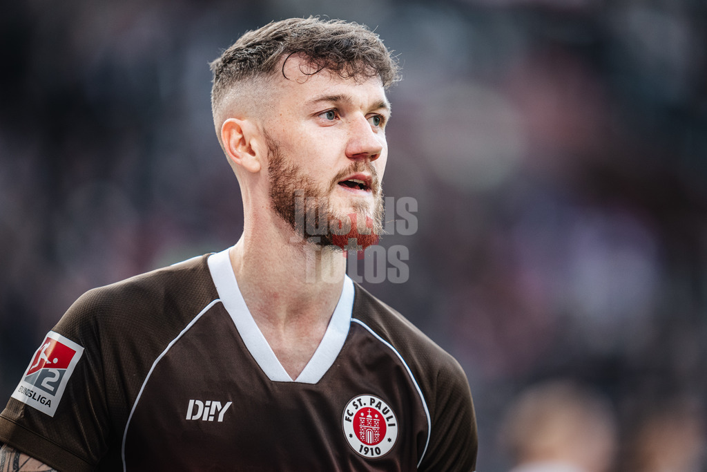 Fußball | Männer | Saison 2023/2024 | 2. Fußball-Bundesliga | 31. Spieltag | FC St. Pauli vs. FC Hansa Rostock | 26.04.2024 | Marcel Hartel (#10, FC St. Pauli) Portrait