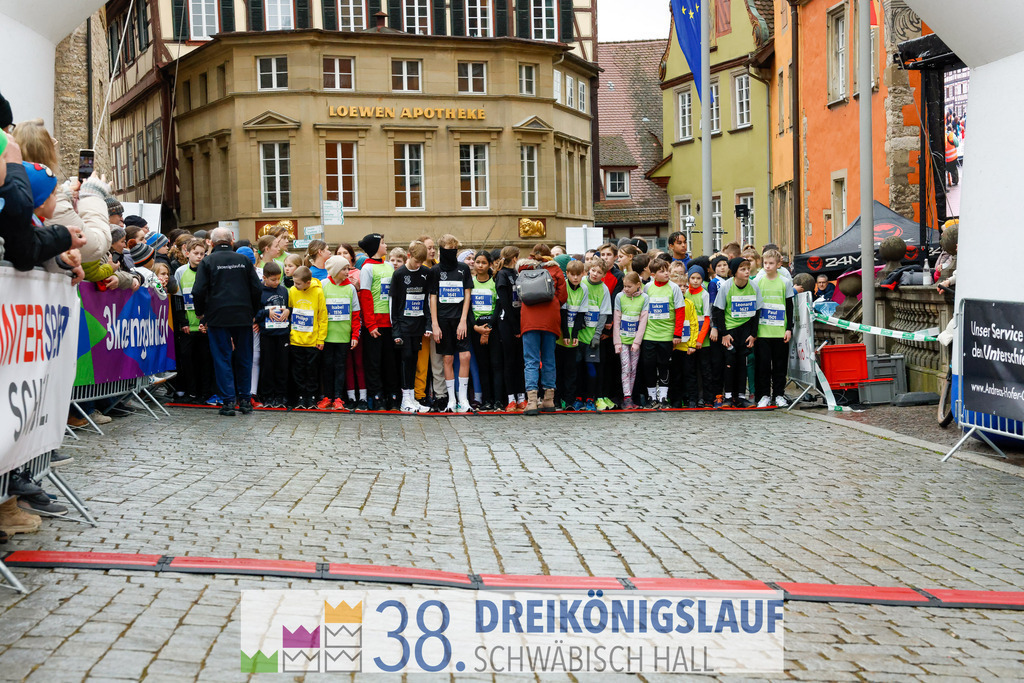 1700m Stadtwerke Jugendlauf | 3 Koenigslauf 2024 1700m Stadtwerke Jugendlauf - Realisiert mit Pictrs.com