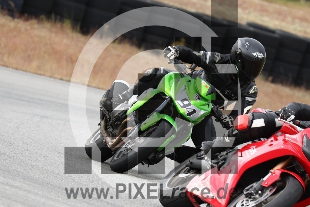 0094-20240518_11115 | Schöne Erinnerungen an spannende Momente - das festzuhalten ist unser Job. PIXELrace.de ist seit 2003 auf den Rennstrecken Europas unterwegs um die Action draußen beim Fahren und die wunderbare Stimmung imm Fahrerlager für euch einzufangen.