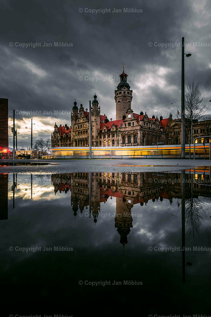 Neue Rathaus Leipzig | Das Neue Rathaus Leipzig beeindruckt mit monumentaler Architektur, historischem Flair und zentraler Lage. Es zählt zu den markantesten Wahrzeichen der Stadt und ist ein beliebter Fotospot - Realisiert mit Pictrs.com