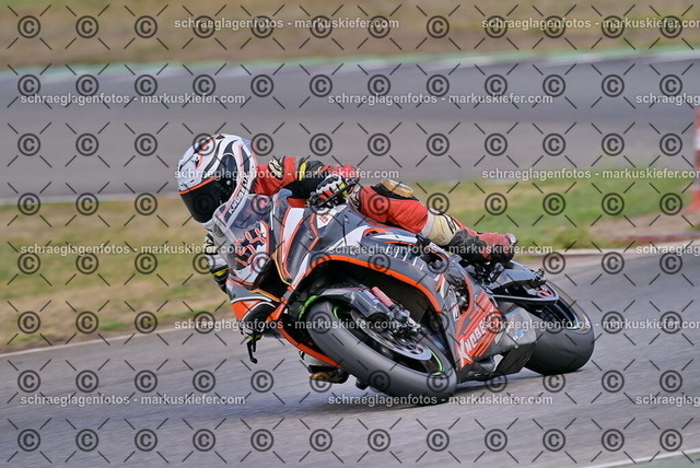 26bt05-1824 | markuskiefer.com - Realisiert mit Pictrs.com