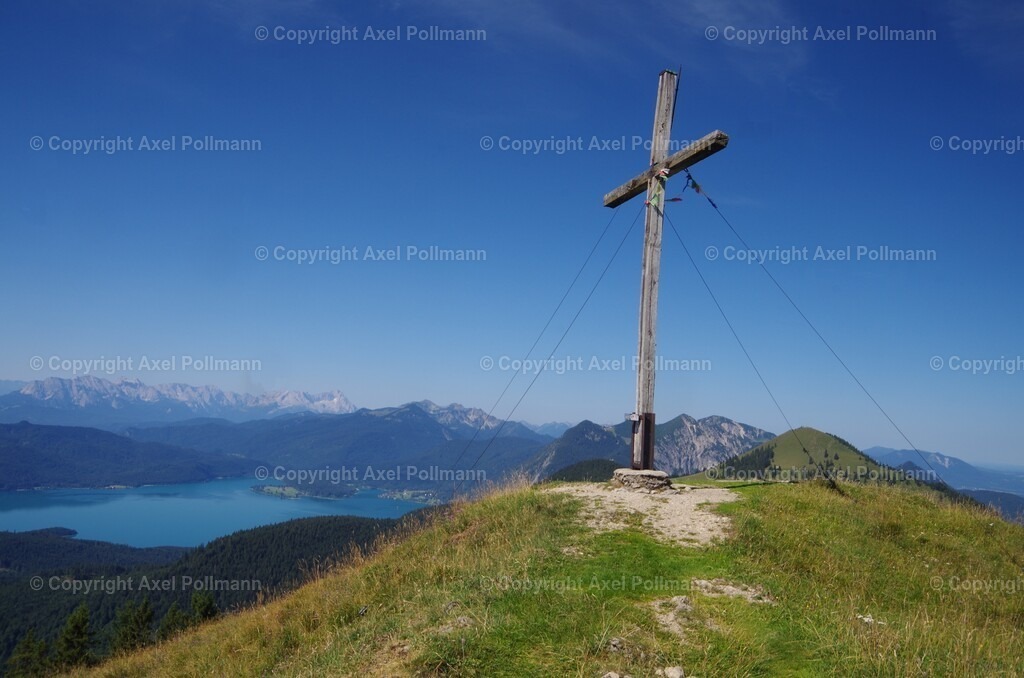 Hirschhörndl und Walchensee | fotografiert von Axel PollmannLeonhardi Wallfahrt Benediktbeuern und Murnau, Fronleichnam, Fasching, Landschaft im Loisachtal und Benediktbeuern  - Realisiert mit Pictrs.com