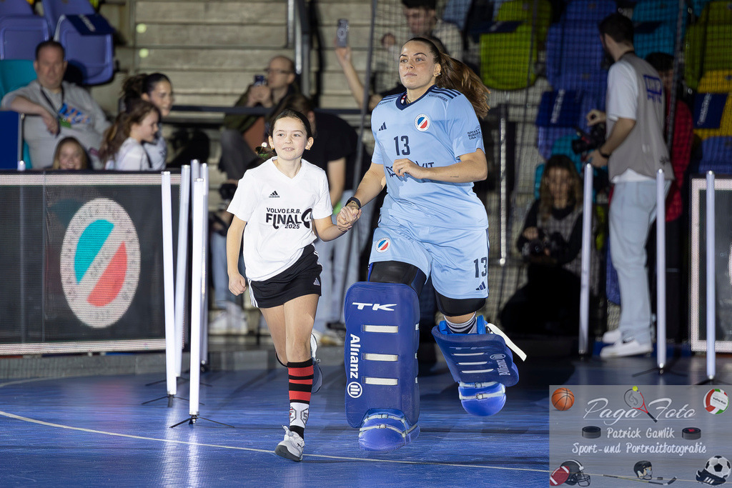 Volvo E.R.B. Final 4 Halbfinale Frauen: Mannheimer HC - Düsseldorfer HC, 25.01.2025 | Chiara Vischer (Mannheimer HC #13), Mannheimer HC - Düsseldorfer HC, Frankfurt, Süwag Arena, 25.1.2025 - Realisiert mit Pictrs.com