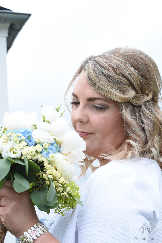 Hochzeit_Kloster_Bredelar_14 | Hochzeitsfotograf aus Leidenschaft in Büren und Umgebung - Professionelle Hochzeitsreportagen mit emotionalen Fotos - Realisiert mit Pictrs.com