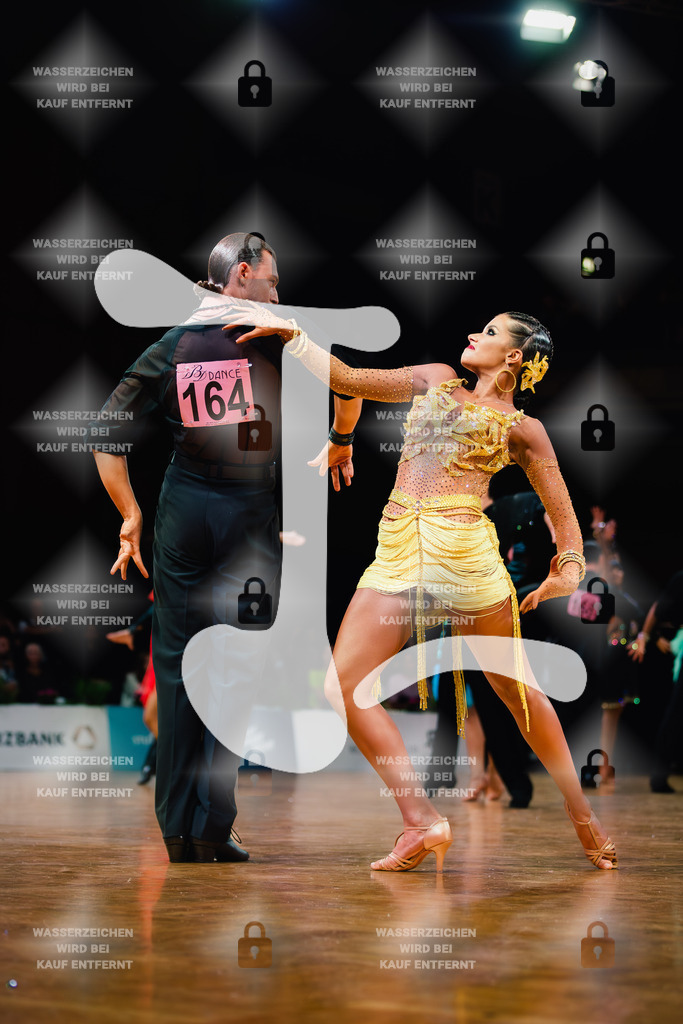 GOC 2025 - WDSF GrandSlam Latin 41st-43rd (164) Rostyslav Ridnyy _ Sofiia Kapustina (Ukraine)-2025-08-23-1651 | Webshop for digital downloads and prints of dance sport, event & show photographer Julian Link - Realisiert mit Pictrs.com