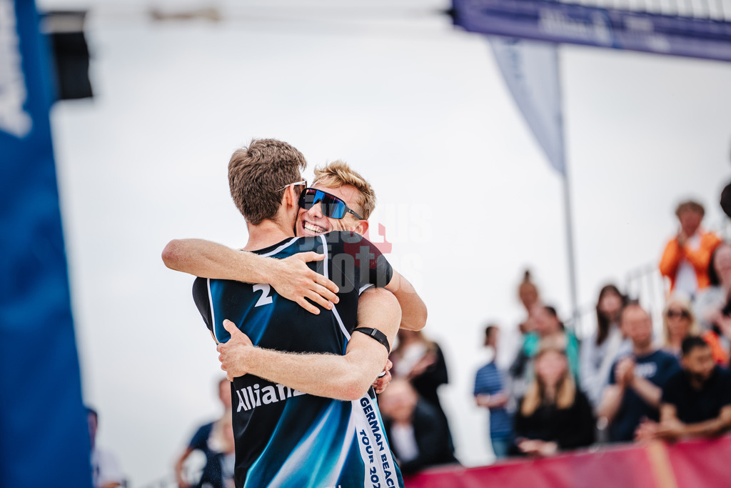 Beachvolleyball | Männer | German Beach Tour 2024 | Tourstop Bremen | 08.06.2024 | v.l. Jonas Reinhardt und Milan Sievers