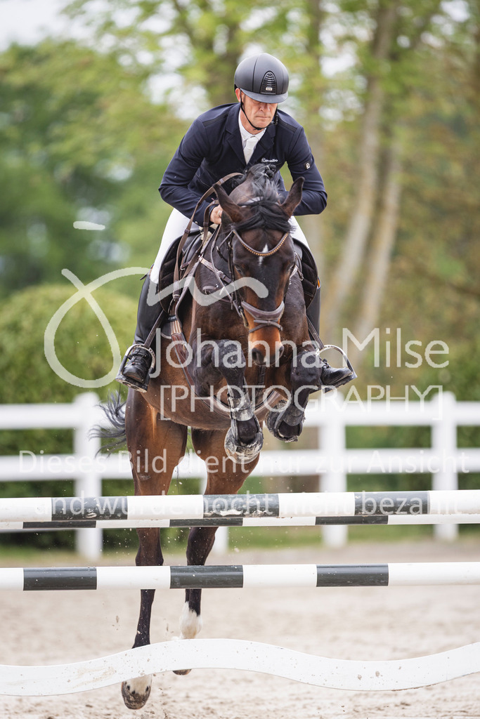 260508_PfSpTa_9_SprPf-L-942 | Deine schönsten Turniermomente als professionelle Fotos! Entdecke hochwertige Pferdesport-Fotografie im Online-Shop. Jetzt Fotos finden & bestellen!