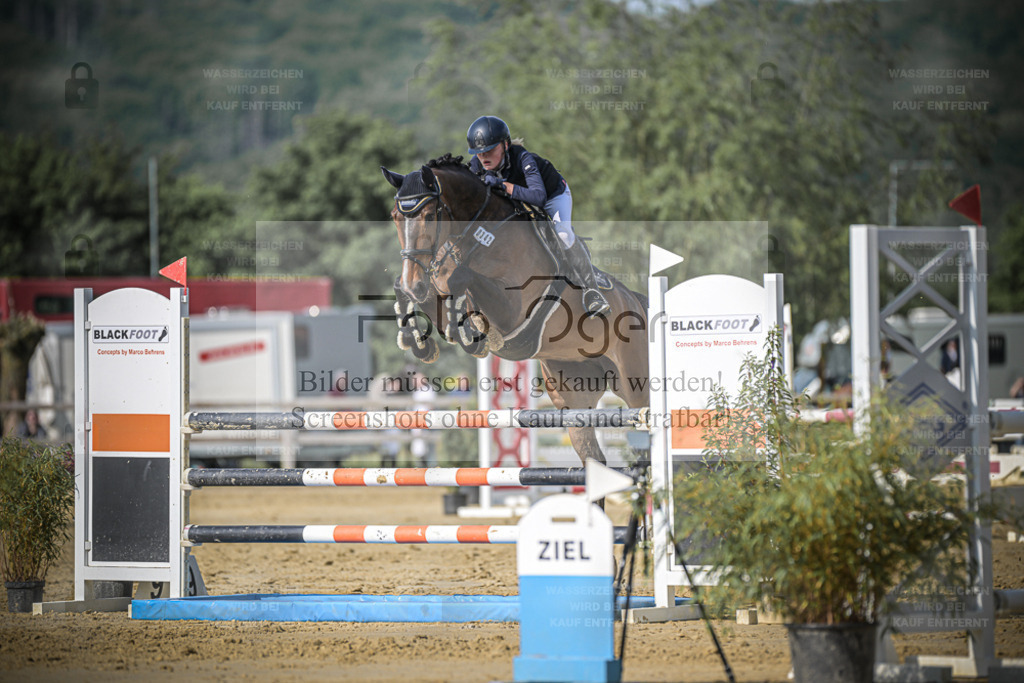 20240509-DOS_3361 | Entdecke hochwertige Reitturnierfotos von Foto Oger. Professionell, emotional und authentisch – jetzt Lieblingsmomente im Shop bestellen. - Realisiert mit Pictrs.com