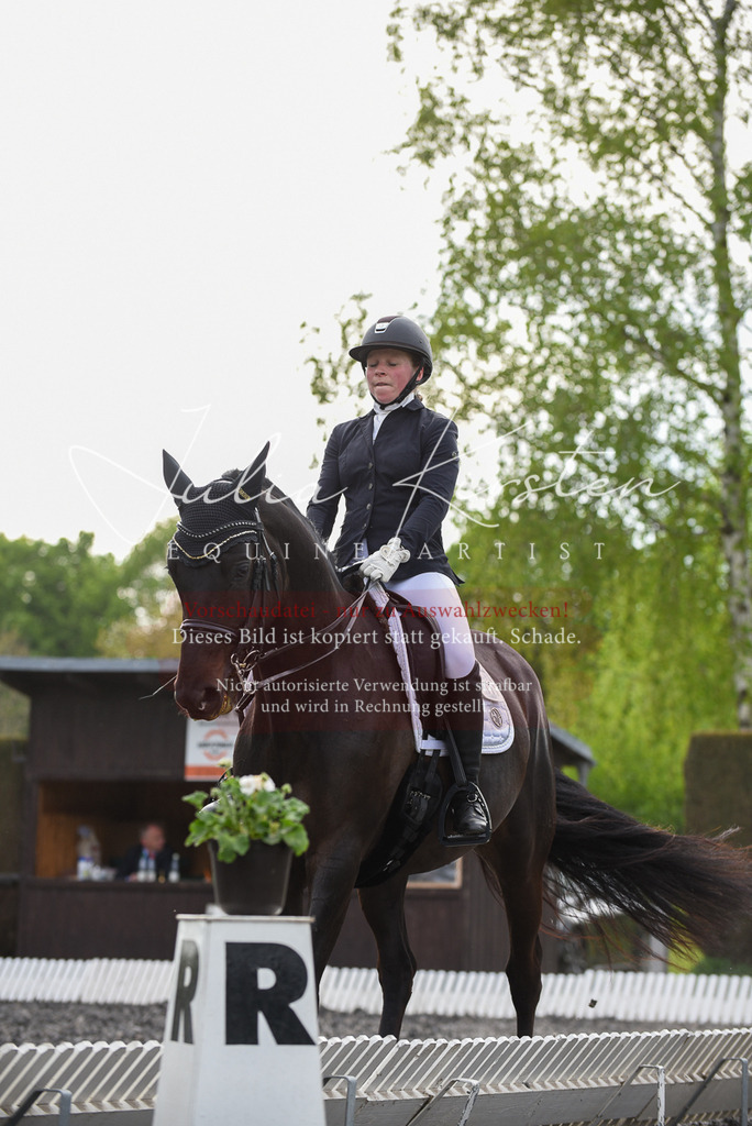 20230513_JK-Röhrsdorf-17-262 | Pferde- und Turnierfotografie in Westsachsen. Pferdeportraits, Auftragszeichnungen und intuitive Kunst.