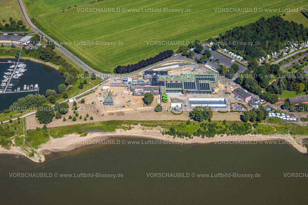 Wesel240802526 | Luftbild, Rheinbad mit Wasserrutsche an der Rheinpromenade, aktuelle Baustelle, Wohnmobil Stellplatz Römerwardt, Wesel, Ruhrgebiet, Niederrhein, Nordrhein-Westfalen, Deutschland