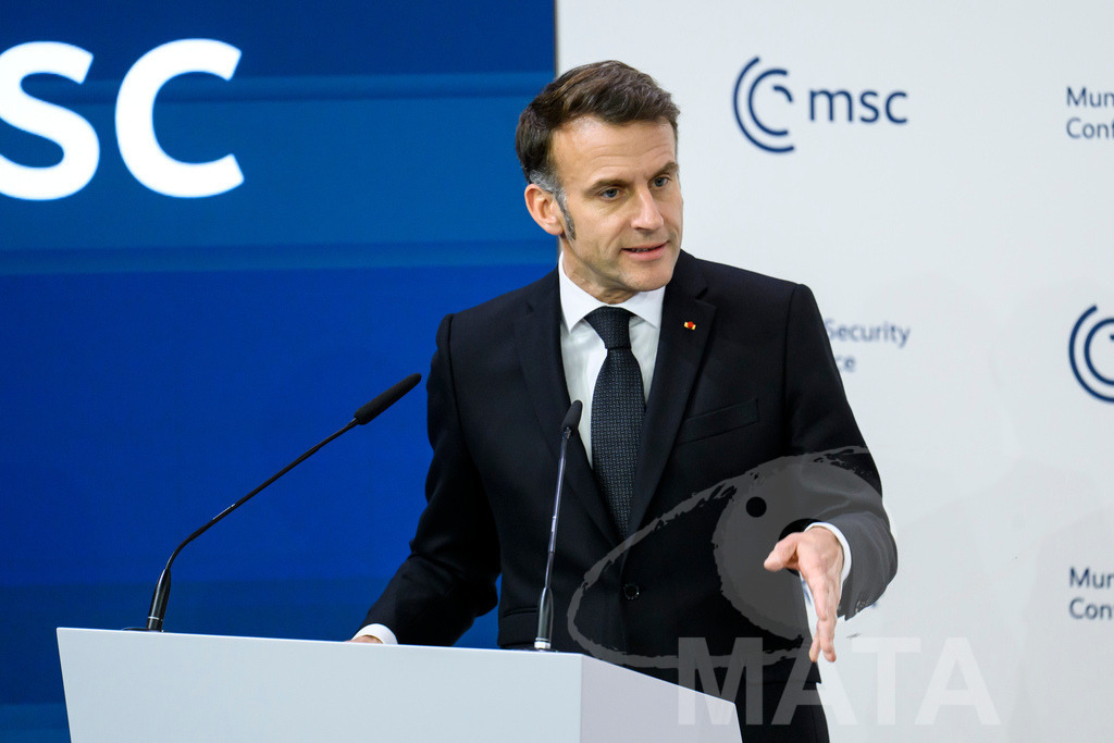 _DWA6736 | MATA IndoCon - Realisiert mit Pictrs.com