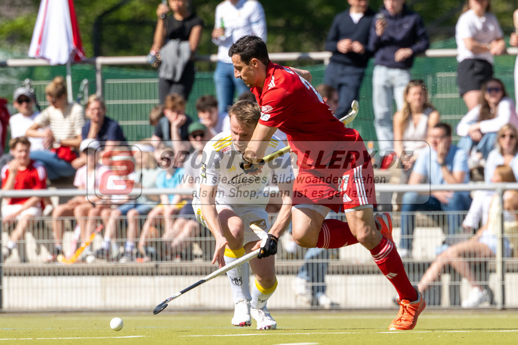 SFE_20250412_0103 | Köln, Deutschland, 12.04.2025:  Hockey 1. Bundesliga Herren Rot-Weiss Köln - Harvestehuder THC im KTHC Stadion Rot-Weiss Köln Tennis and Hockey Club am 12.04.2025 in Köln, Deutschland. (Foto von Stephan Fehrmann)Köln, Germany, 12.04.2025: Hockey 1. Bundesliga Herren Rot-Weiss Köln - Harvestehuder THC in KTHC Stadion Rot-Weiss Köln Tennis and Hockey Club at 12.04.2025 in Köln, Deutschland. (Foto from Stephan Fehrmann)