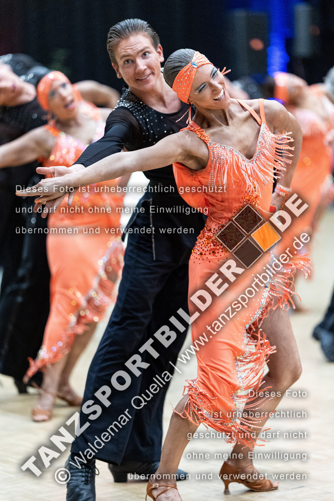 20240406-12088 | Hier finden Sie Tanz Bilder vom Latein und Standard Formationen tanzen. Sportbilder vom Tanzsport. Schöne Fotos und von Weltmeisterschaft, Europameisterschaft, Bundesliga, Regionalliga, Oberliga und Landesliga sowie von GOC Stuttgart, DanceComp, WM Bremen