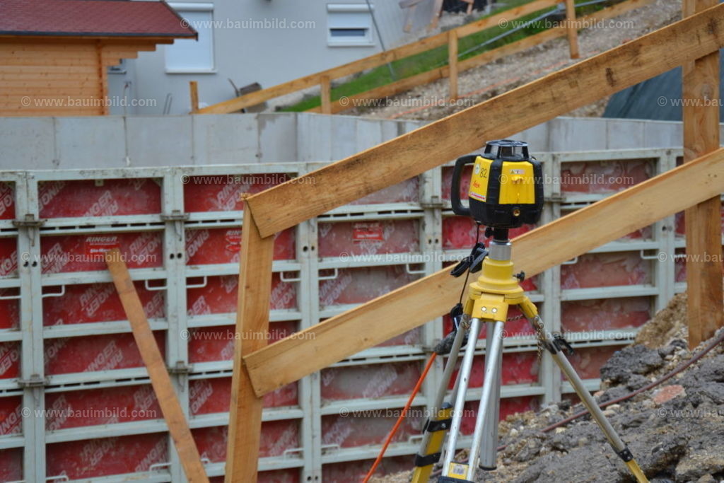 bib-lg04-betonarbeiten-0111 | Nach LV-Leistungsgruppen sortierte Detailfotos über den Bau eines Hauses. Alle Hausbau-Bilder direkt vom Urheber und Autor der Website Haus-Selber-Bauen.com