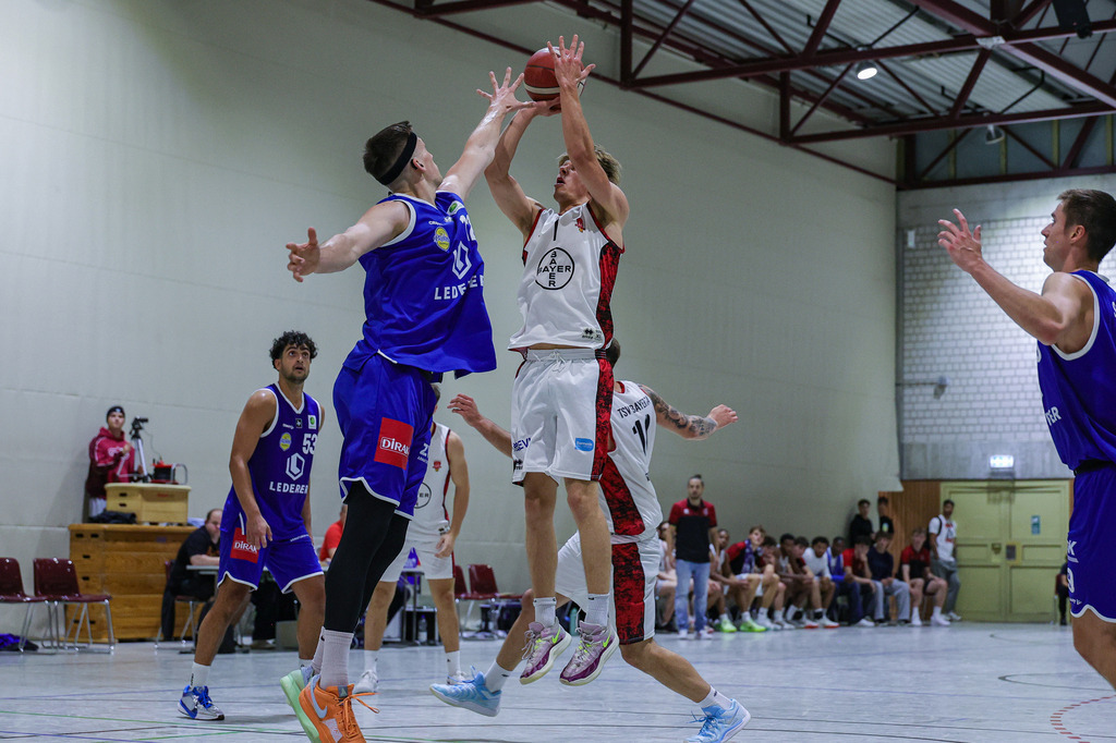 Regio Test BAYER GIANTS vs EN Baskets Schwelm-102 | Fotos von Basketballspielen aus dem Raum NRW fotografiert von Gero Mueller-Laschet und Daniel Schaefer - Realized with Pictrs.com
