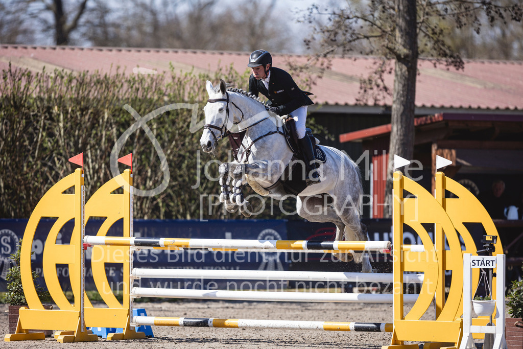 250408_Mühlen_SprPf-L-360 | Deine schönsten Turniermomente als professionelle Fotos! Entdecke hochwertige Pferdesport-Fotografie im Online-Shop. Jetzt Fotos finden & bestellen!