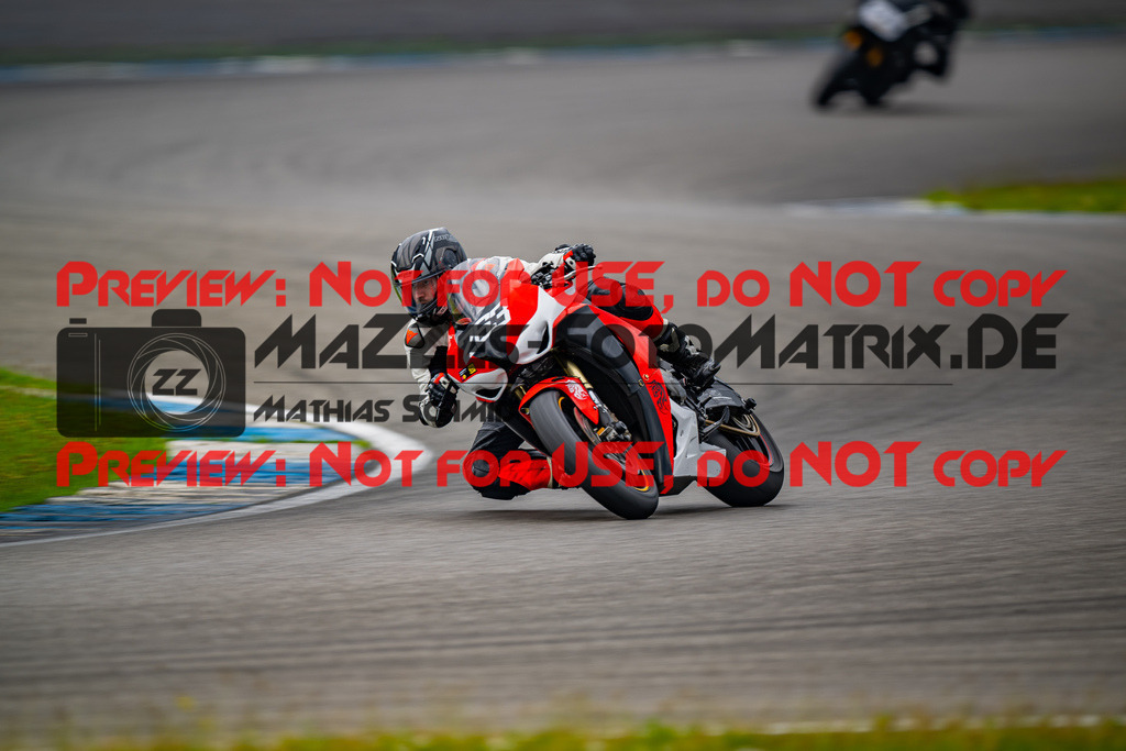 MaZZes_FotoMatrix_240702_6007705_9779 | GELB