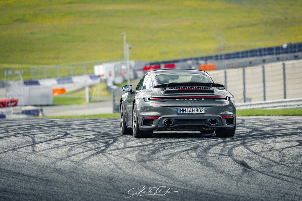 R6PZ2453 _Alexander Tschuncky | Entdecken Sie die faszinierende Welt von Alexander Tschuncky Arts: Kreative Fotografie, atemberaubende Automobilkunst und hochwertiger Bilderdruck. Lassen Sie sich inspirieren! - Realisiert mit Pictrs.com