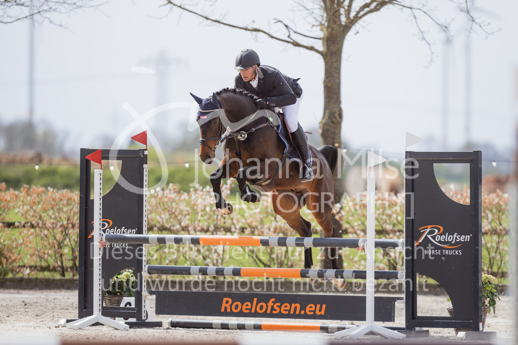 230425_Lemwerder_SprPf-A2St-244 | Deine schönsten Turniermomente als professionelle Fotos! Entdecke hochwertige Pferdesport-Fotografie im Online-Shop. Jetzt Fotos finden & bestellen!